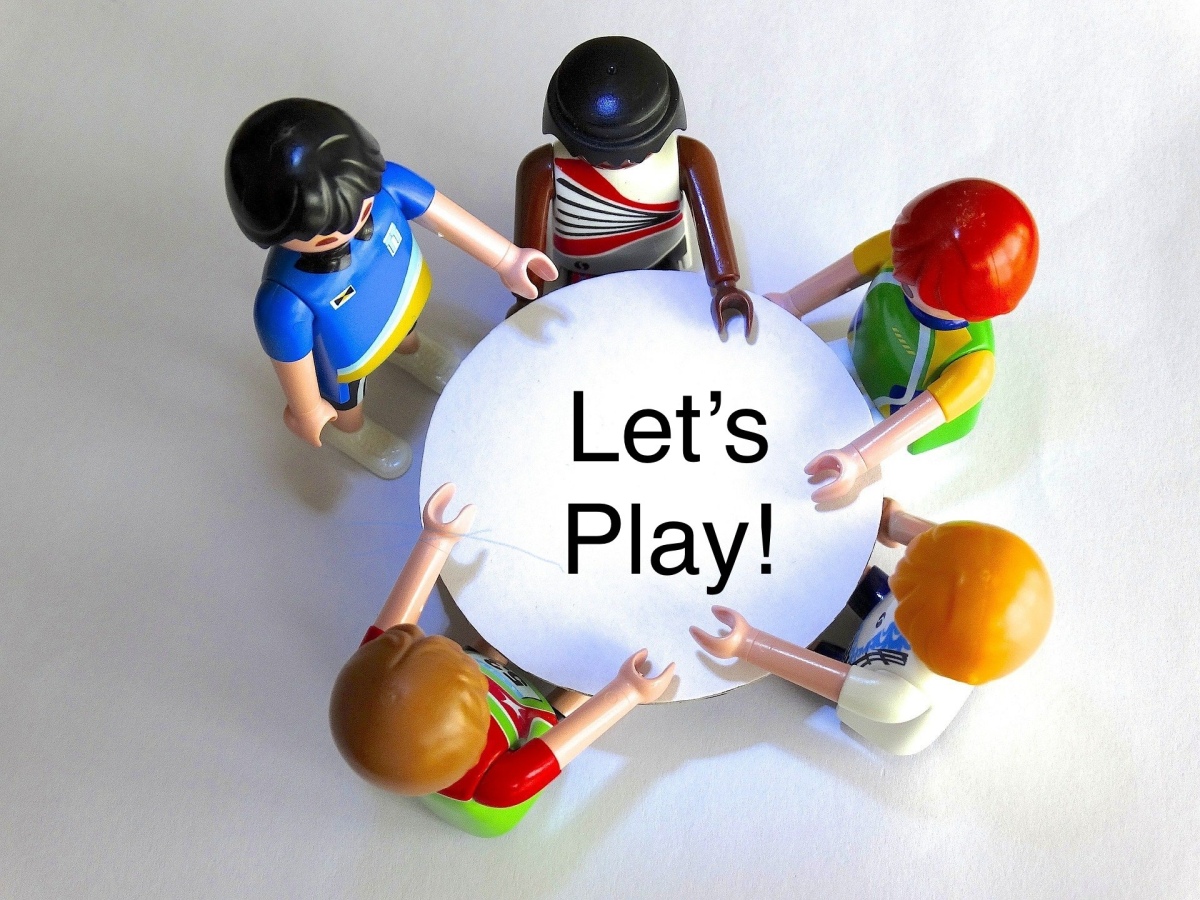 10 Conversation games to play with kids anywhere anytime!